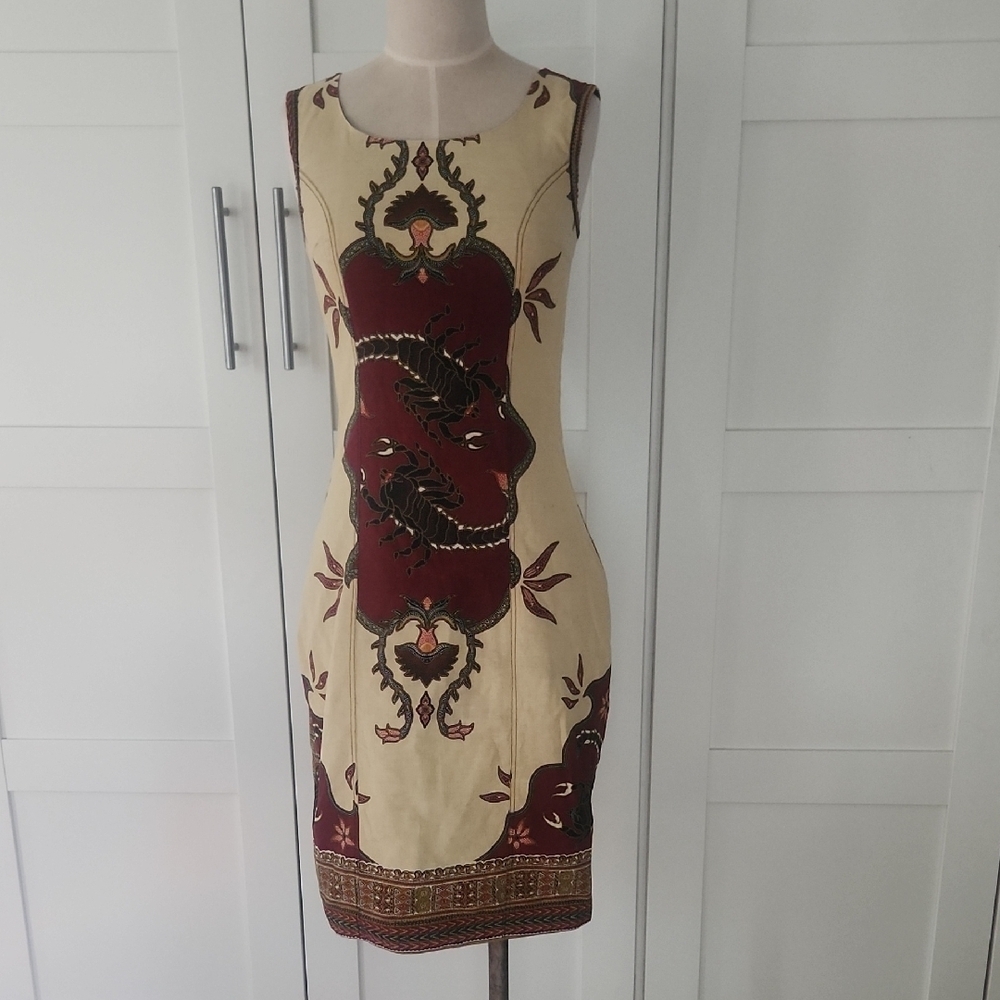 Scorpion Cream & Red Floral Sheath Dress | Sleeveless Midi Figure-Hugging Size S